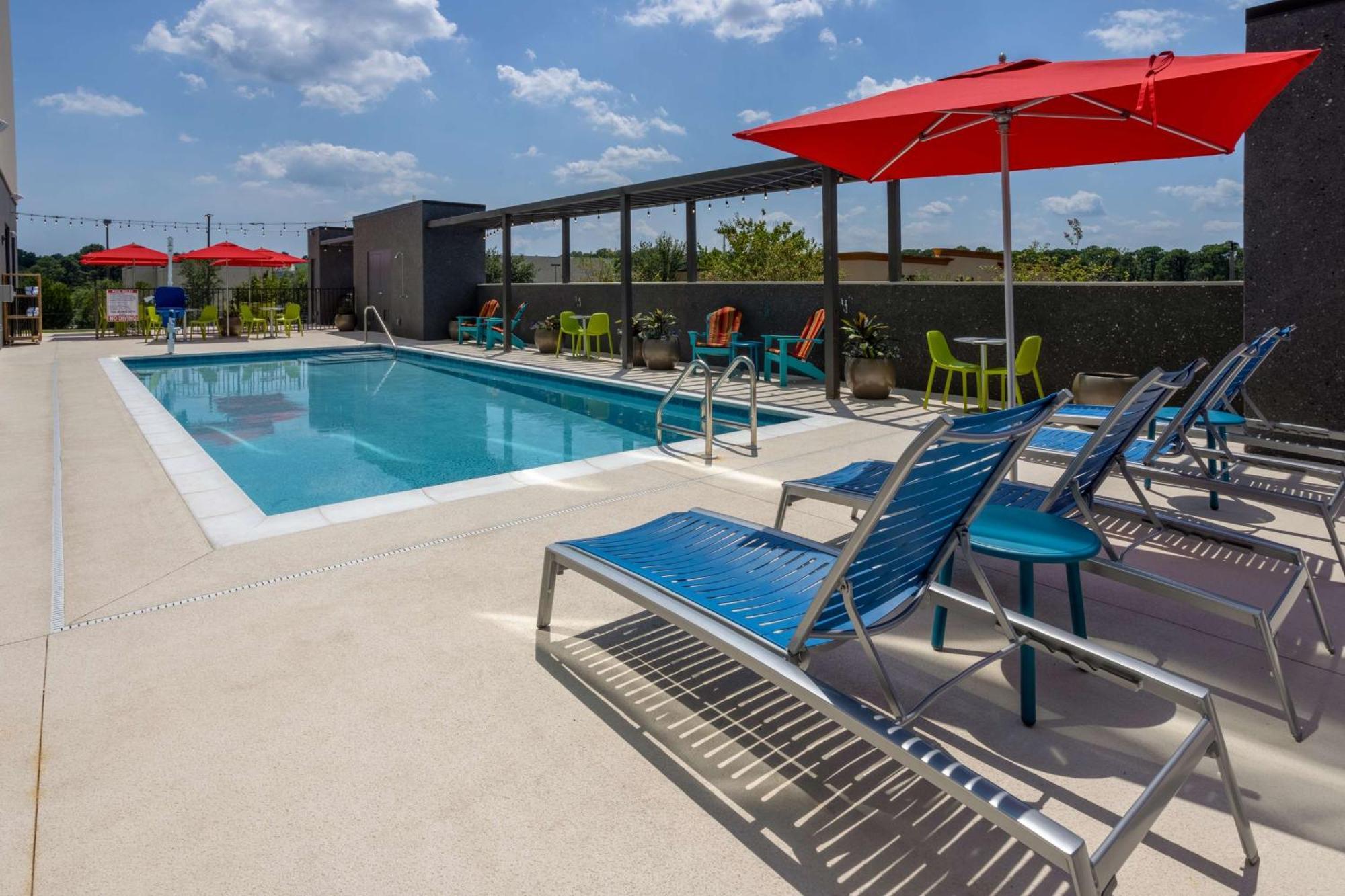 Tru By Hilton Pensacola Airport Medical Center Hotel Exterior foto